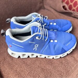 On Running Women's Shoes in Blue and White